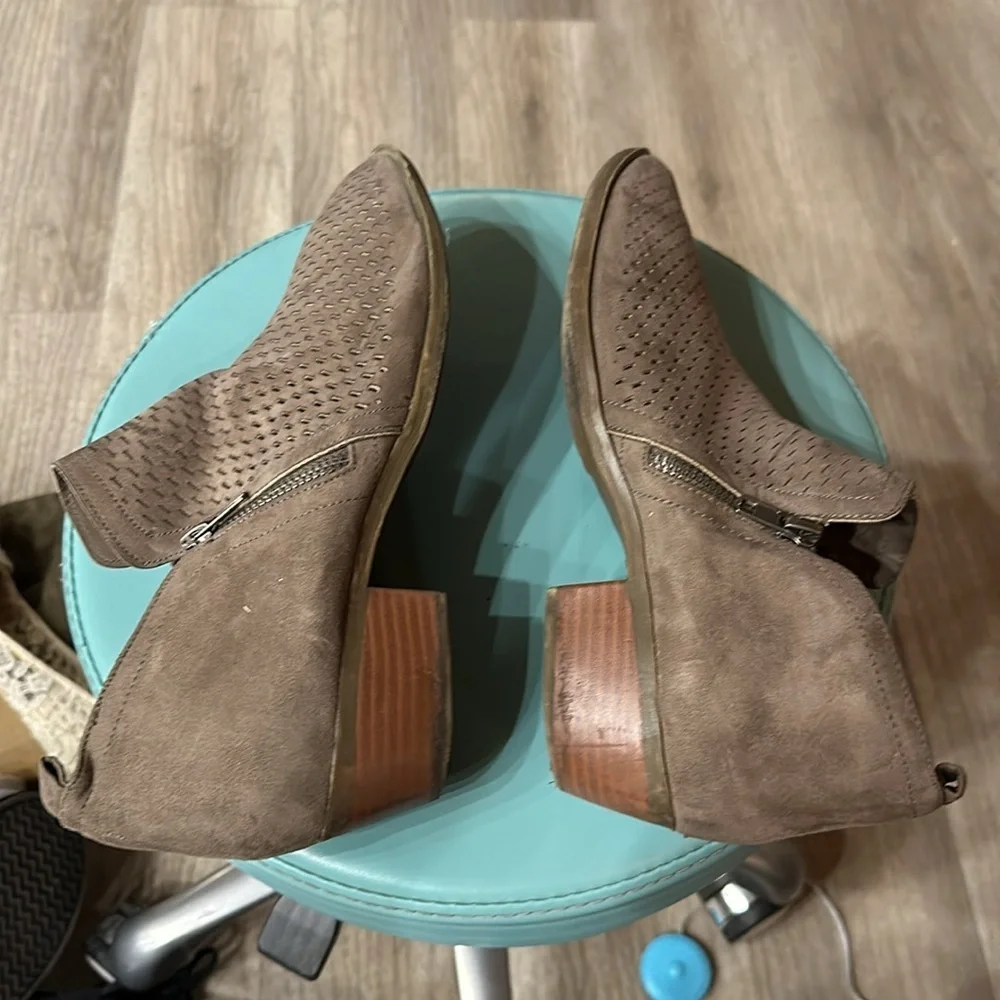 Torrid women ankle boots. Taupe, perforated, Size 11 - Picture 5 of 13
